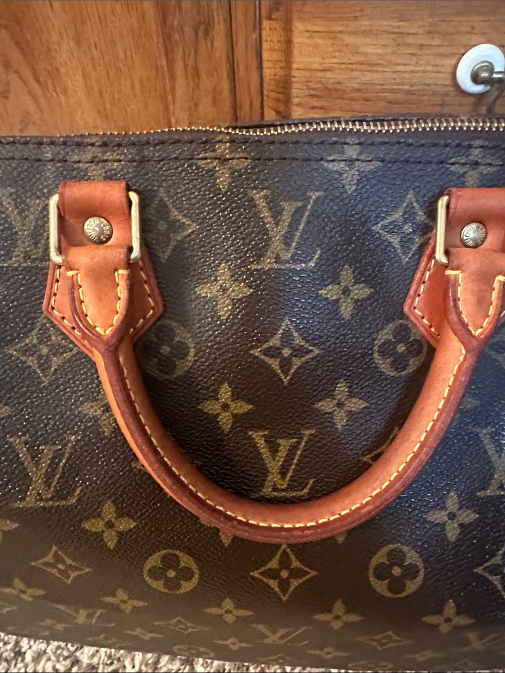 Louis Vuitton Monogram Canvas Speedy 40 - Picture 2 of 16